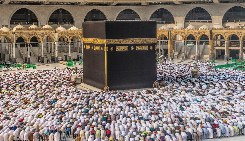 الطَّواف حول الكعبة المشرفة